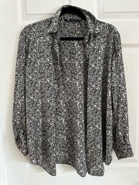 Zara Women’s Black and White Paisley Button-Down Shirt